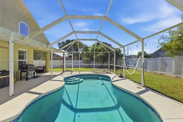 12502 Lake Vista Drive, Tampa, FL 33534