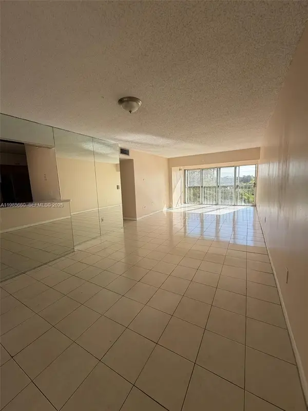 9180 Fontainebleau Boulevard #401, Miami, FL 33172