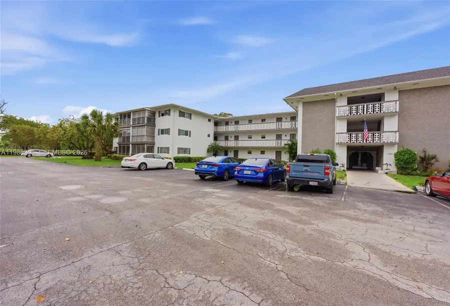 1201 Hillcrest Ct 209 #209, Hollywood, FL 33021 - #3