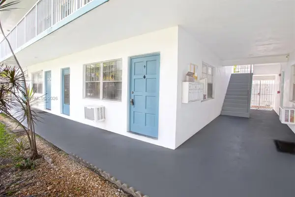 Address Withheld By Seller, Hollywood, FL 33020