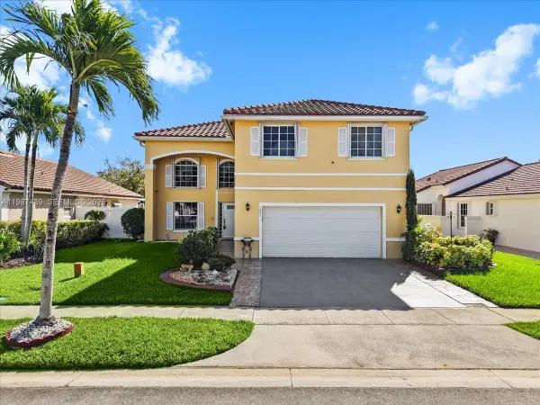 1041 NW 189th Avenue, Pembroke Pines, FL 33029