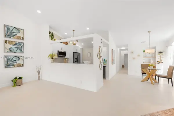 15465 Lake Magnolia Place, Delray Beach, FL 33484