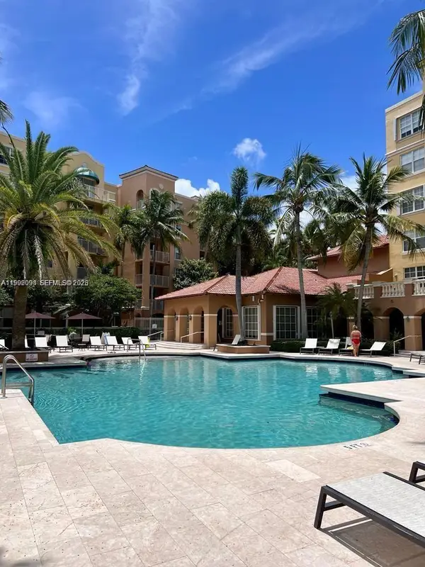 19555 E Country Club Drive #8503, Aventura, FL 33180