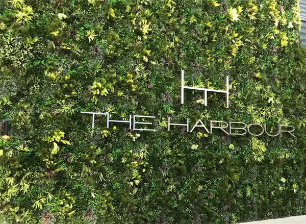 16385 Biscayne Boulevard #2206, North Miami Beach, FL 33160