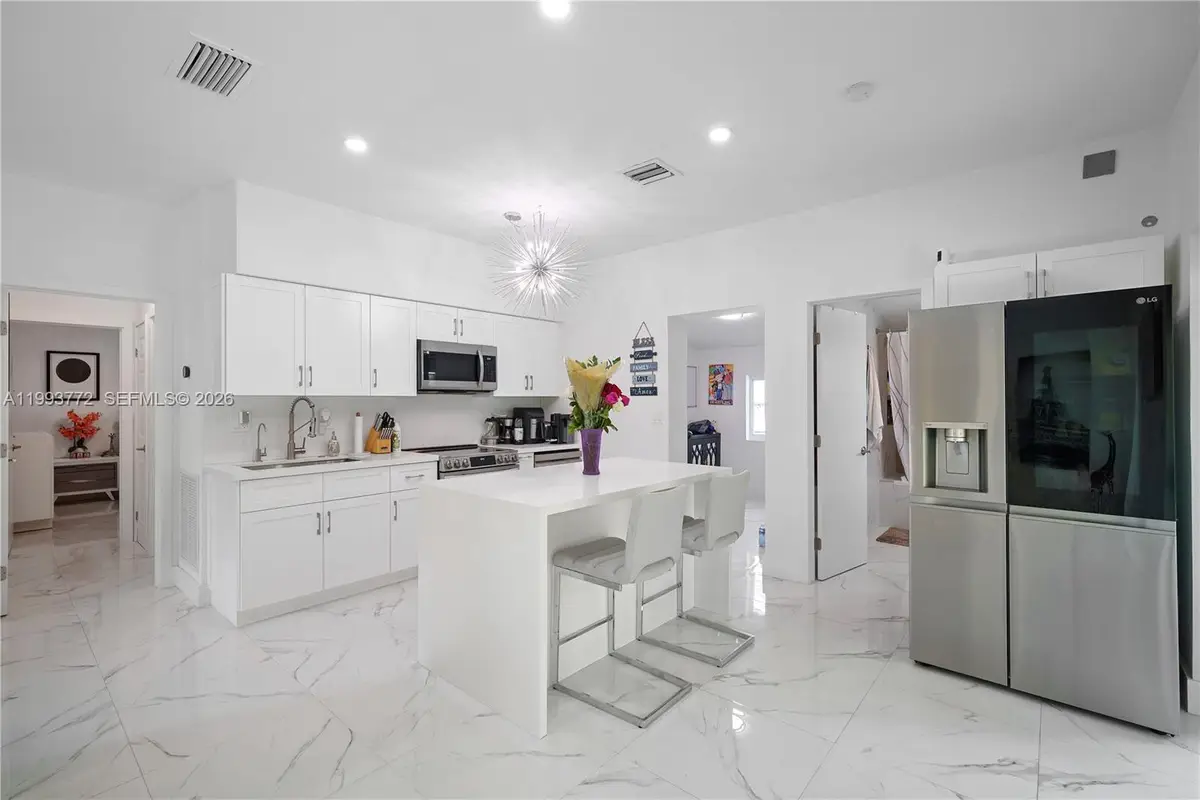 925 NE 4th Street, Hallandale Beach, FL 33009 - #1