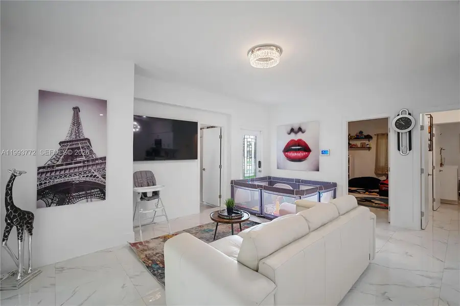 925 NE 4th Street, Hallandale Beach, FL 33009 - #3