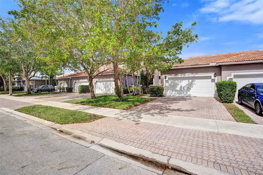 2441 E Aragon Boulevard #5, Sunrise, FL 33313 - #3