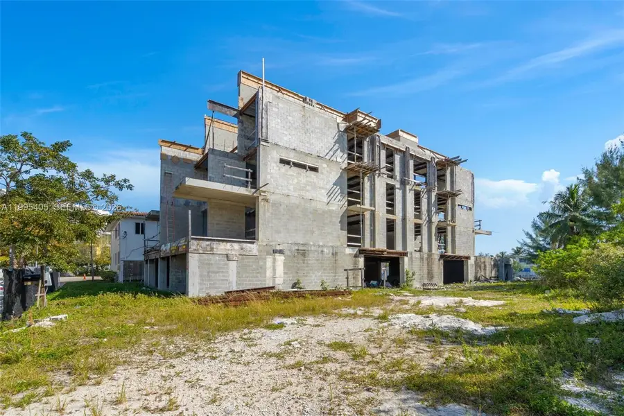 10 S Shore Drive, Miami Beach, FL 33141 - #3