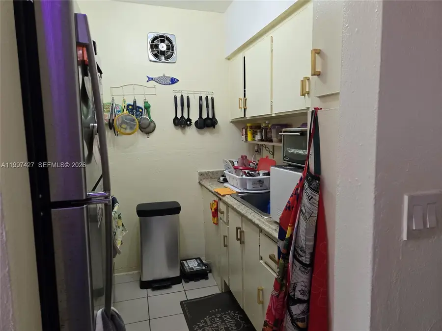 820 SW 11th Avenue #5B, Hallandale Beach, FL 33009 - #3