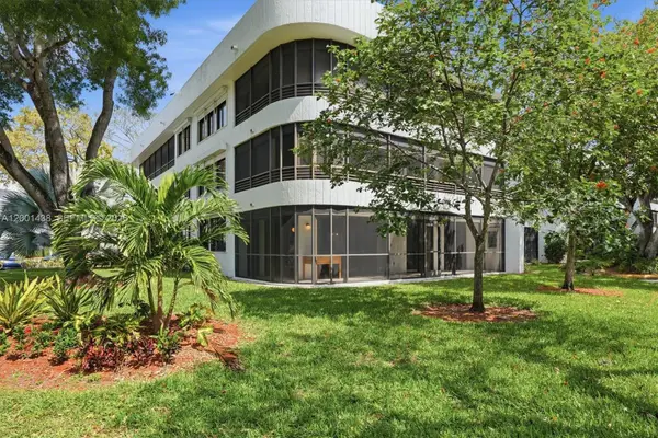 1410 Sheridan Street #8i, Hollywood, FL 33020