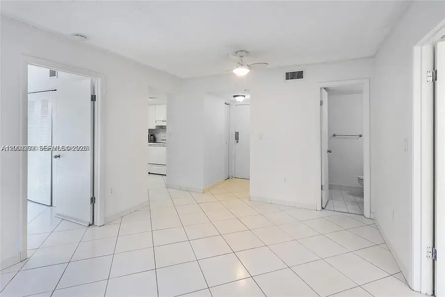 2600 Collins Avenue #405, Miami Beach, FL 33140 - #2