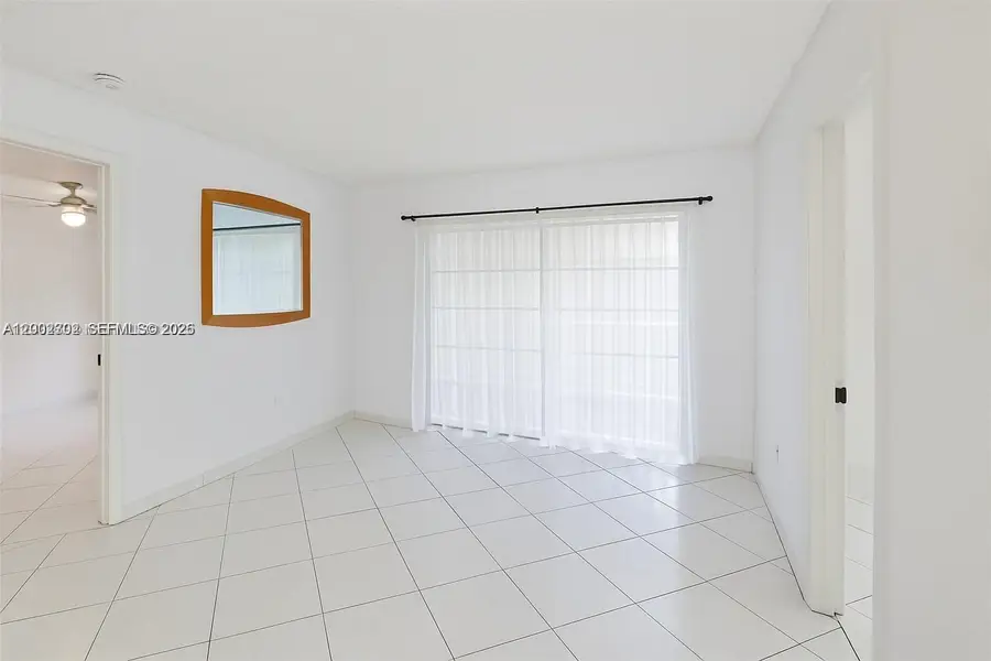 2600 Collins Avenue #405, Miami Beach, FL 33140 - #3