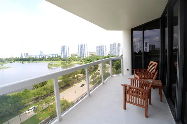 20185 E Country Club Drive #1105, Aventura, FL 33180