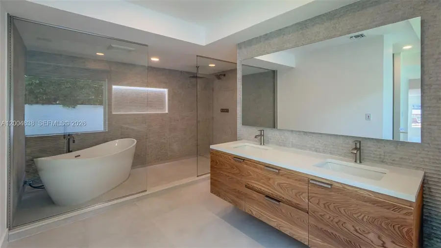 1690 Daytonia Road, Miami Beach, FL 33141 - #3