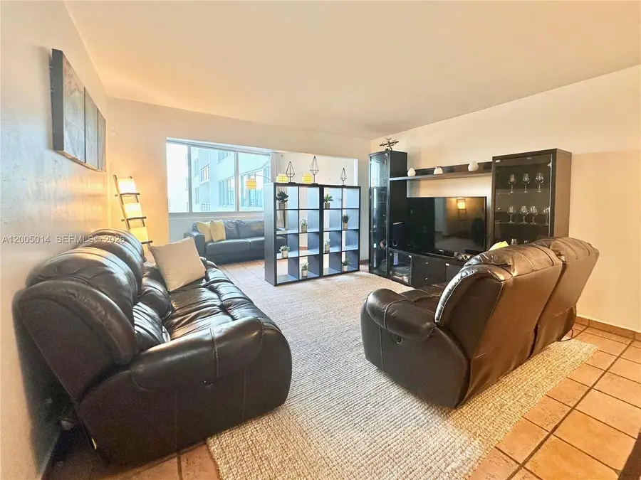 7135 Collins Avenue #811, Miami Beach, FL 33141 - #2