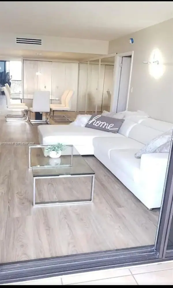 20301 W Country Club Drive #622, Aventura, FL 33180