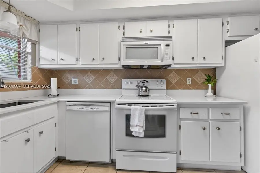 180 NE 12th Avenue #15B, Hallandale Beach, FL 33009 - #3