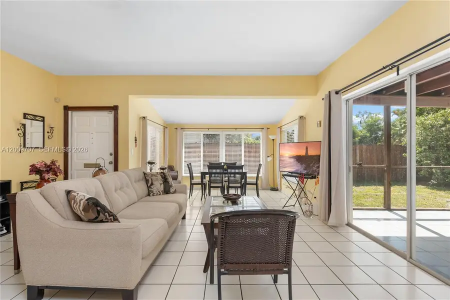 906 NE 5th Street, Hallandale Beach, FL 33009 - #3