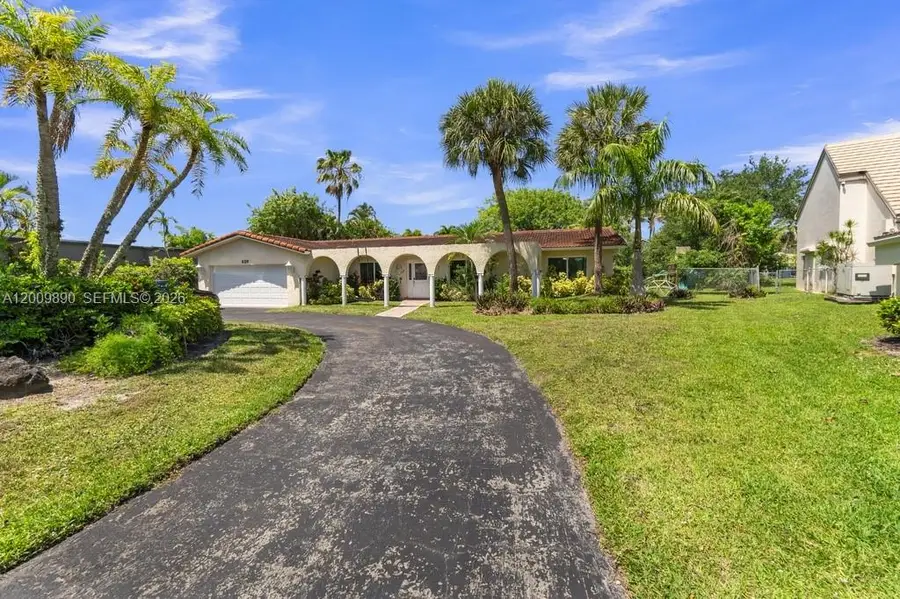 620 Lake Dasha Circle, Plantation, FL 33324 - #3