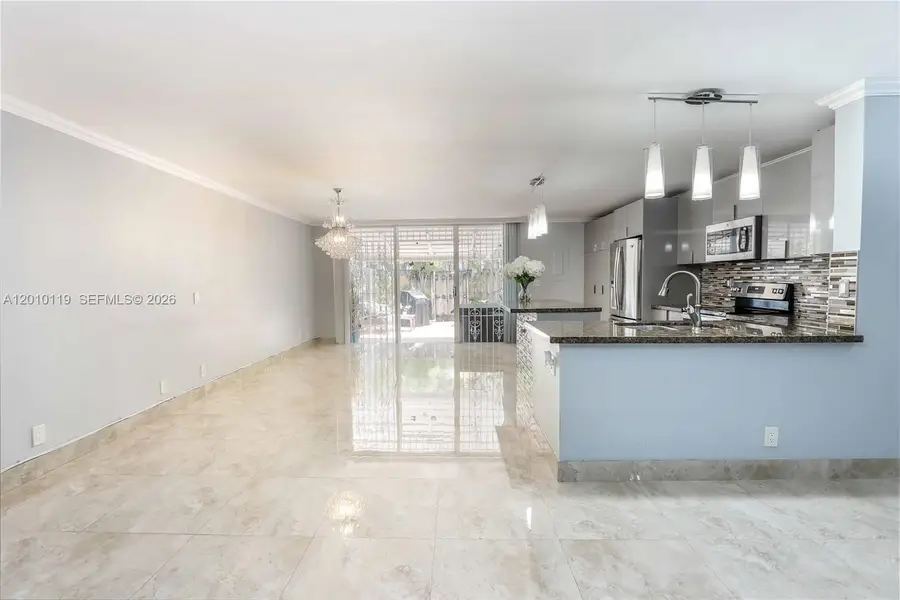 928 NE 27th Avenue, Hallandale Beach, FL 33009 - #2