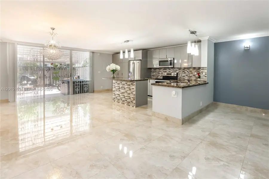 928 NE 27th Avenue, Hallandale Beach, FL 33009 - #3