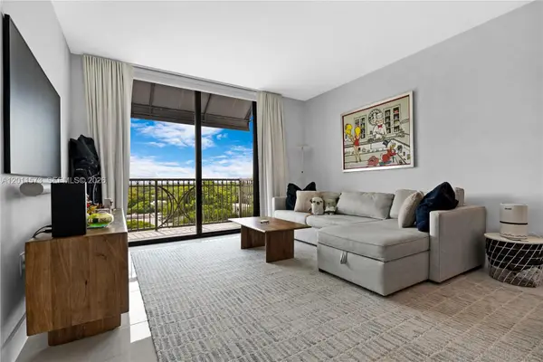 301 Altara Avenue #823, Coral Gables, FL 33146