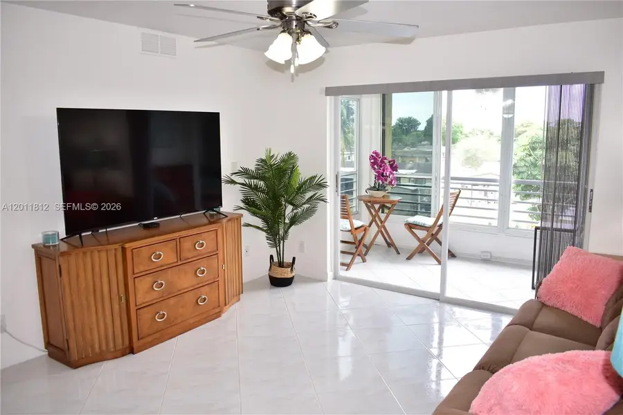 9350 Sunrise Lakes Boulevard #307, Sunrise, FL 33322 - #2