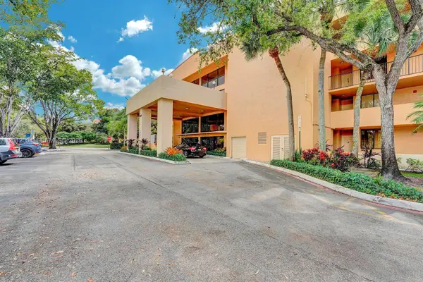 8592 W Sunrise Boulevard #408, Plantation, FL 33322