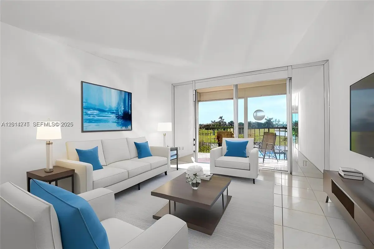 8900 Washington #411, Pembroke Pines, FL 33025 - #1
