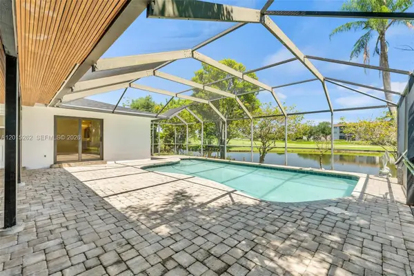 8207 SW 26th Place, Davie, FL 33328