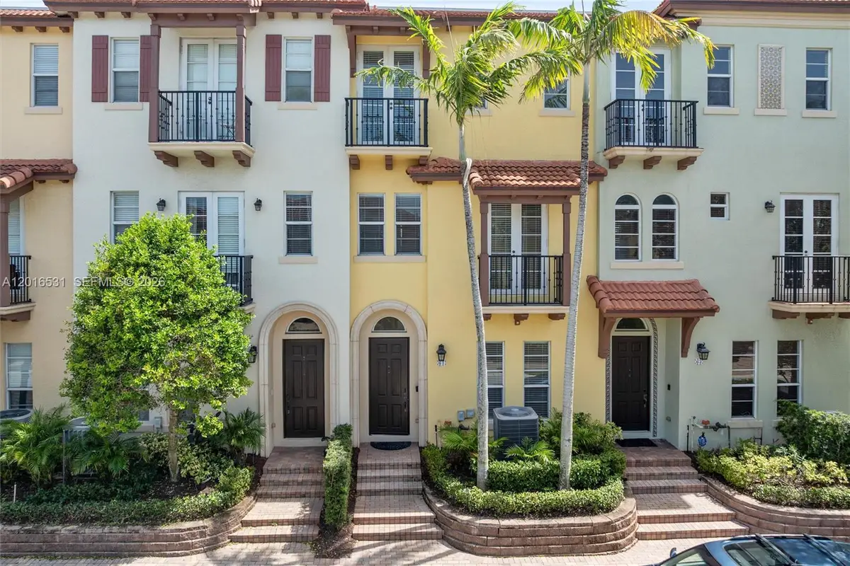 61 Via Floresta Drive, Boca Raton, FL 33487 - #1