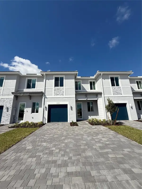 663 SE 13th St Circle, Homestead, FL 33034
