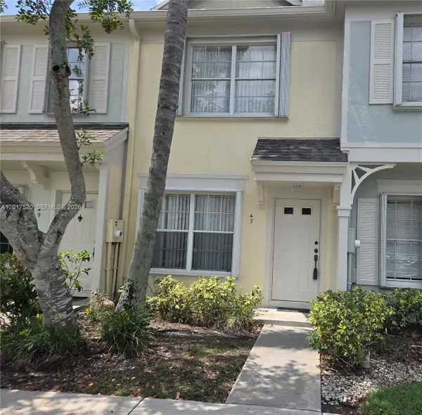 47 Simonton Circle, Weston, FL 33326