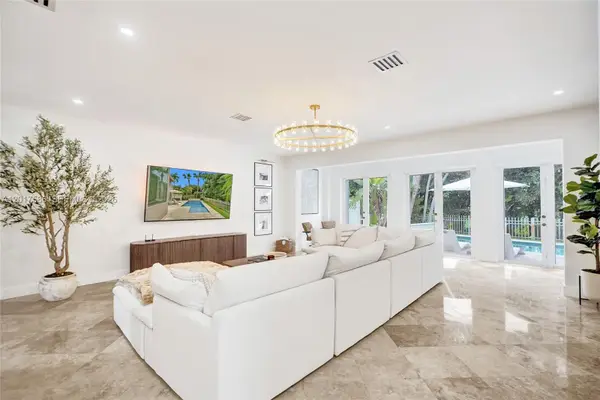 10340 NW 46th Terrace, Doral, FL 33178