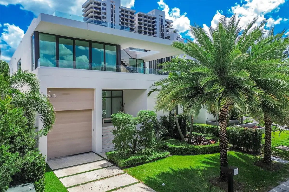 1092 N Venetian Drive, Miami, FL 33139 - #1