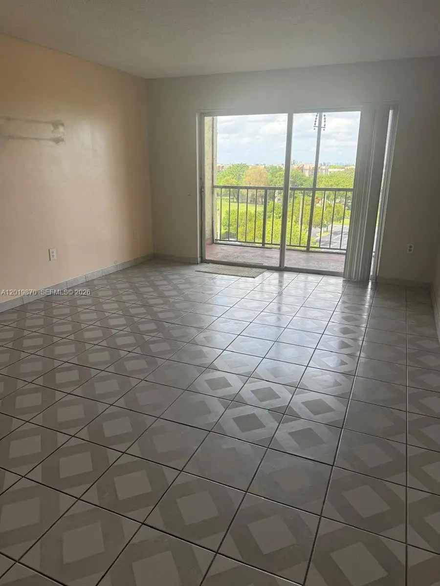 Address Withheld By Seller, Miami, FL 33174 - #2