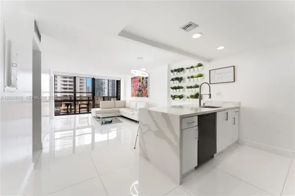 600 NE 36th Street #1111, Miami, FL 33137