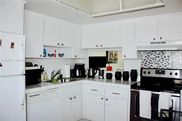 18555 NE 14th Avenue #702A, Miami, FL 33179