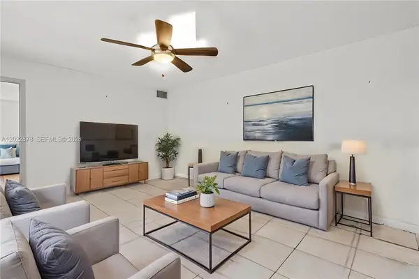 1530 W Harmony Lake Circle, Davie, FL 33324