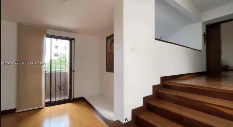 17 # 7- 120 Carrera, Hollywood, FL  - #3