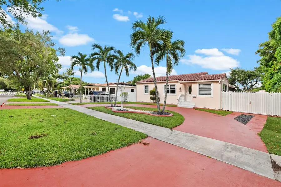 556 La Villa Drive, Miami Springs, FL 33166 - #3