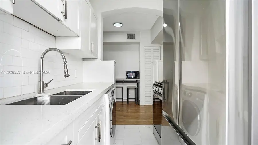 815 W 39, Miami Beach, FL 33140 - #3