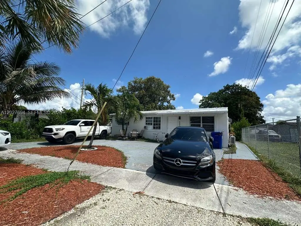 685 SW 7th Terrace, Dania Beach, FL 33004 - #1