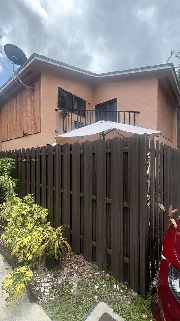 3473 SW 52nd Avenue, Pembroke Pines, FL 33023