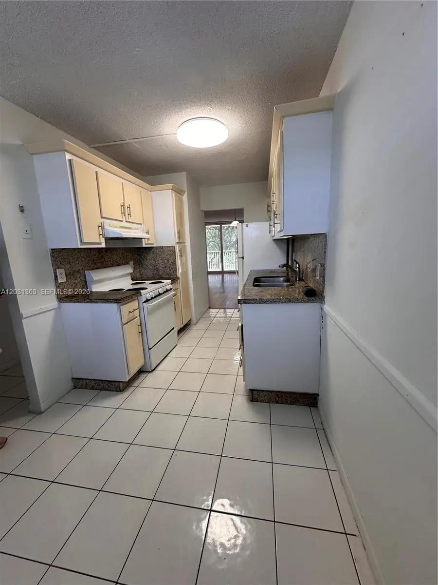 250 Jacaranda Drive, Plantation, FL 33324 - #3
