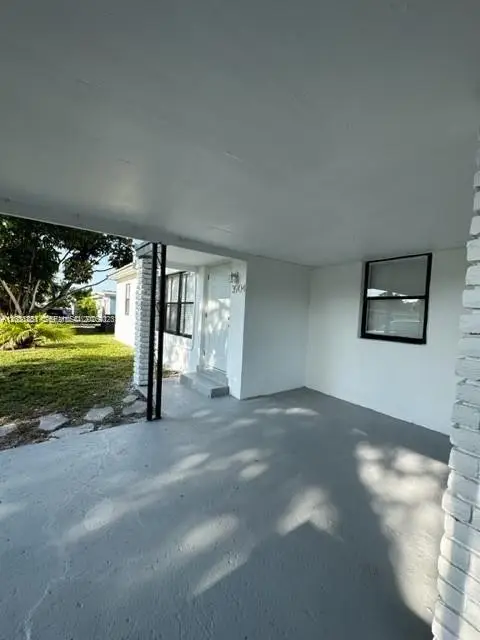 3904 SW 58th Avenue, West Park, FL 33023 - #2