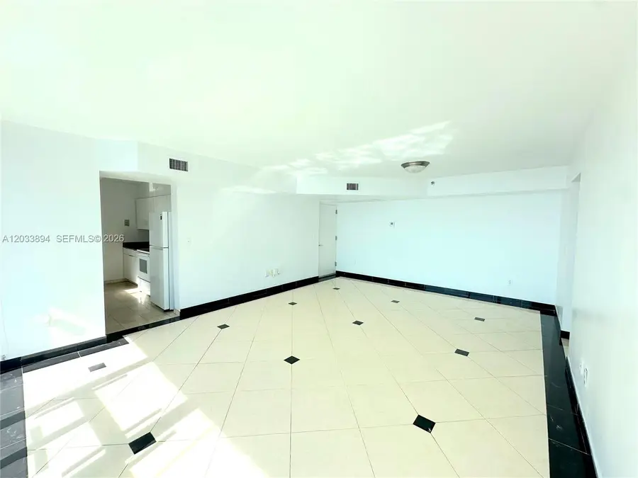 5900 Collins Avenue #906, Miami Beach, FL 33140 - #3