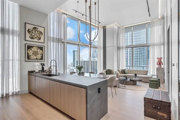 475 Brickell Avenue #2215, Miami, FL 33131