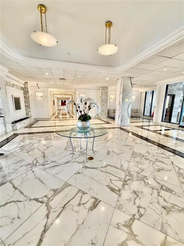 5700 Collins Avenue #14M, Miami Beach, FL 33140