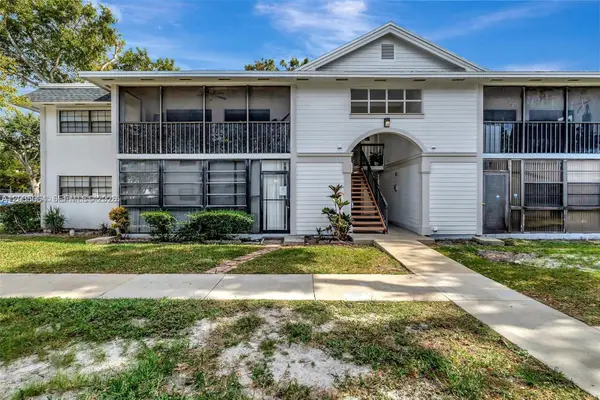 18965 NW 62nd Avenue #210, Hialeah, FL 33015